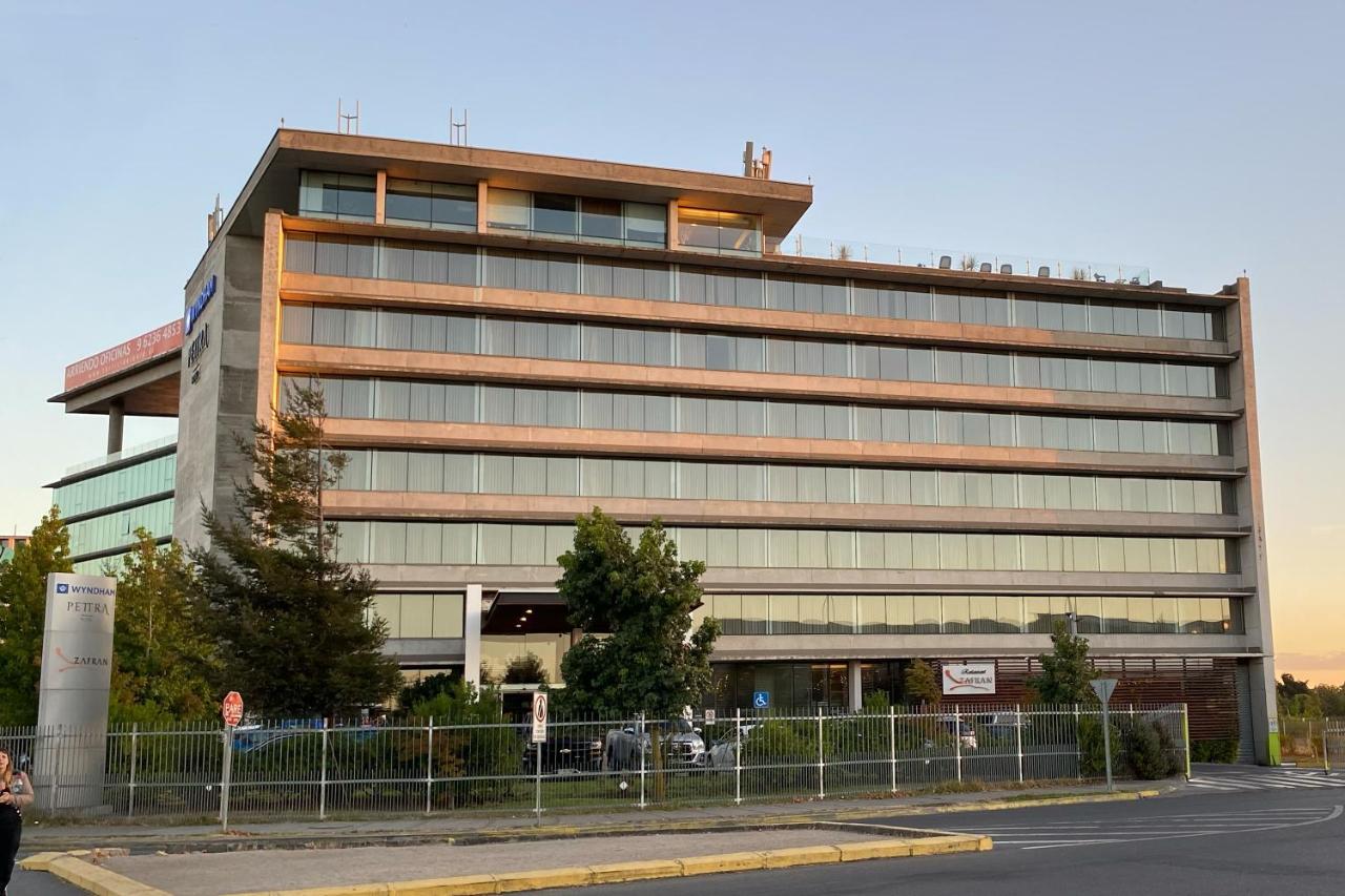 Hotel Wyndham Concepcion Pettra Zewnętrze zdjęcie The terminal