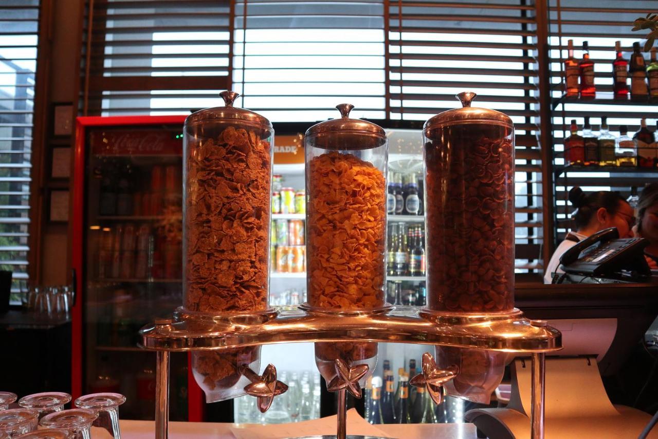 Hotel Wyndham Concepcion Pettra Zewnętrze zdjęcie Dried anchovies