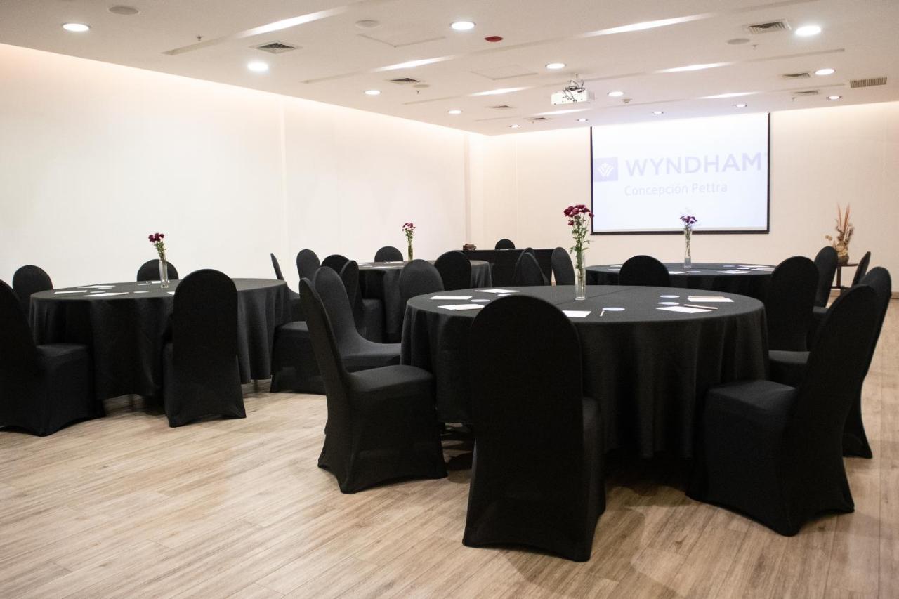 Hotel Wyndham Concepcion Pettra Zewnętrze zdjęcie Meeting room