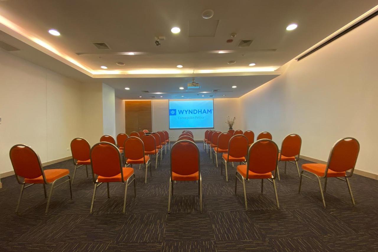 Hotel Wyndham Concepcion Pettra Zewnętrze zdjęcie Meeting room at Wyndham Garden, Bangkok